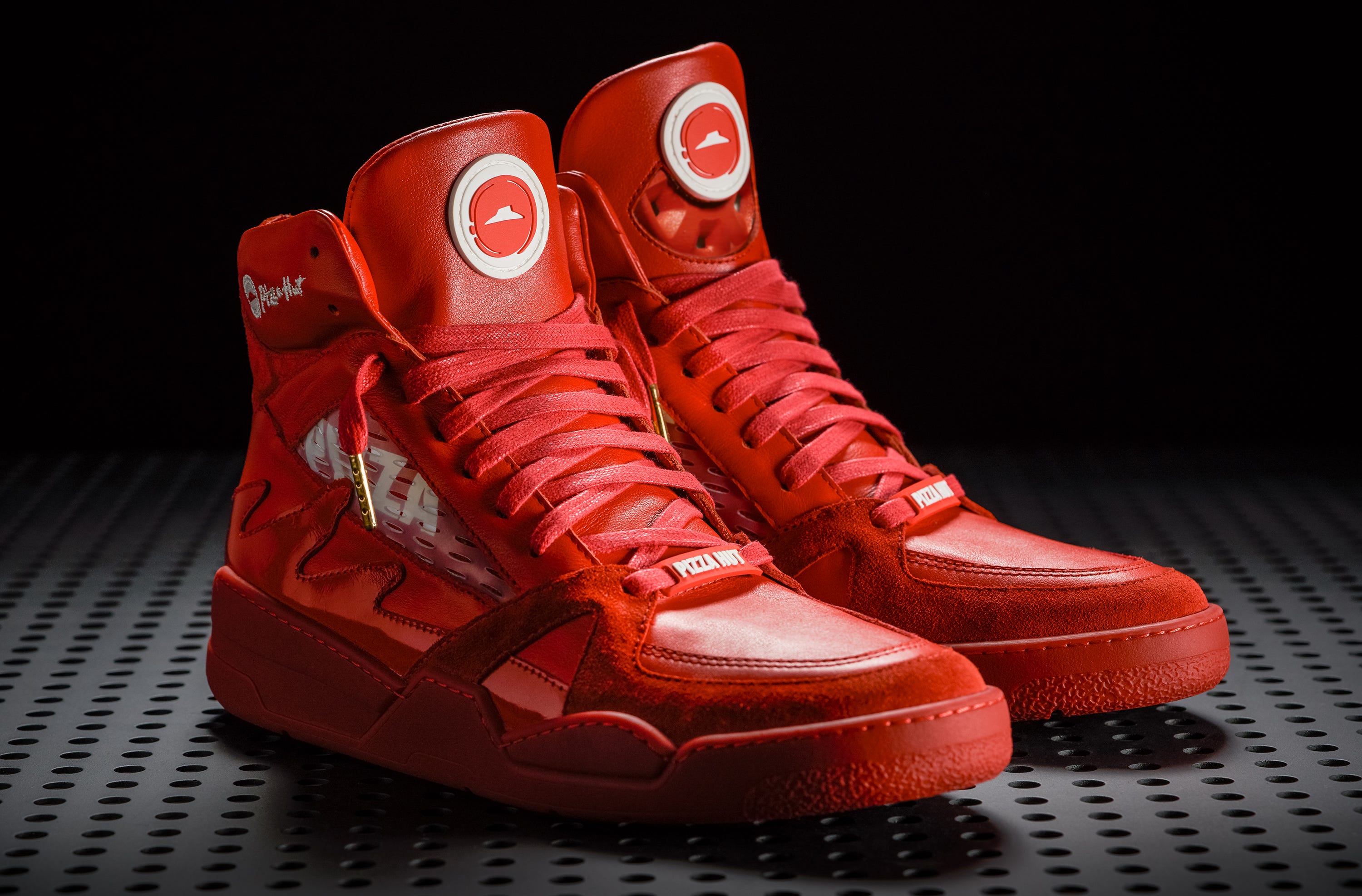 Order Pizza Hut through sneakers? I 